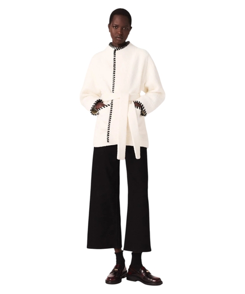 Пальто средней длины с поясом