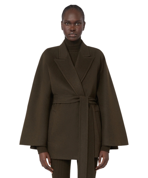 Пальто из верблюжьей шерсти с поясом