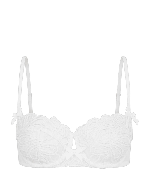 Nelle bra