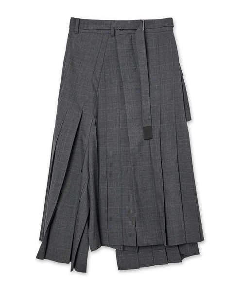 Asymmetric skirt