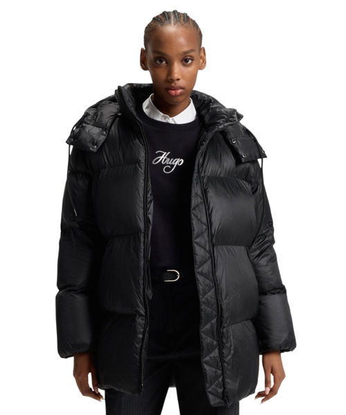 Çıxarılabilən kəmər və kapüşonlu suyadavamlı sırıqlı gödəkçə