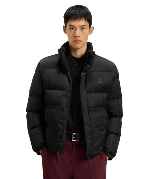 Water-repellent jacket with jacquard pattern